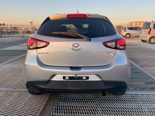 MAZDA DEMIO 2018