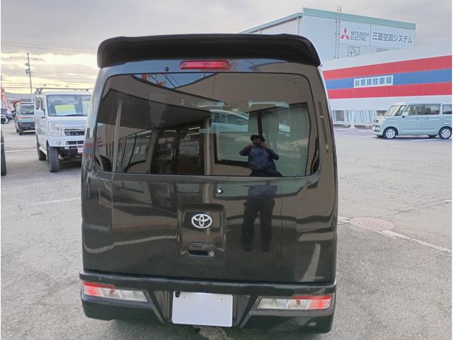 TOYOTA PIXIS van 2019