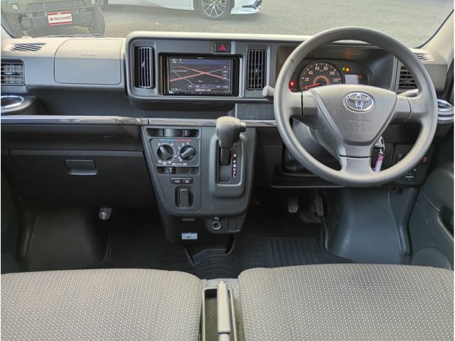 TOYOTA PIXIS van 2019