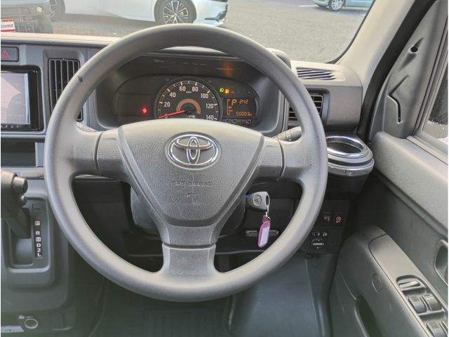 TOYOTA PIXIS van 2019