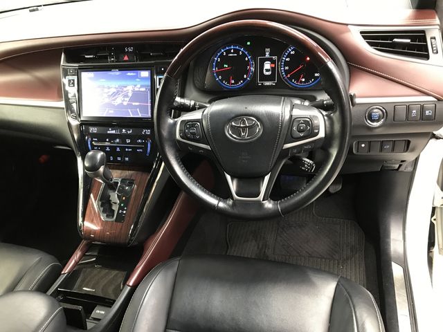 TOYOTA HARRIER 2WD 2015