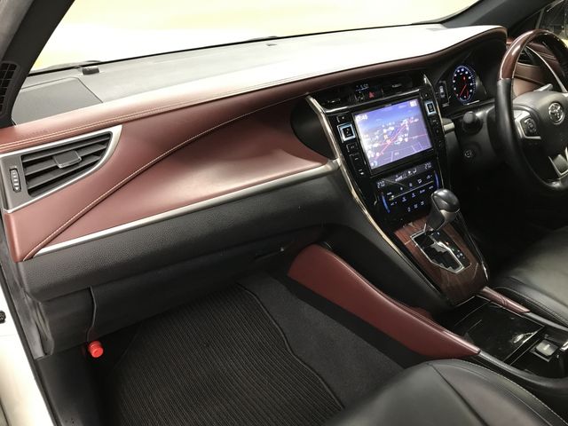 TOYOTA HARRIER 2WD 2015