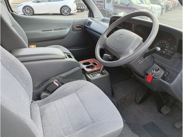 TOYOTA HIACE van 2WD 2004