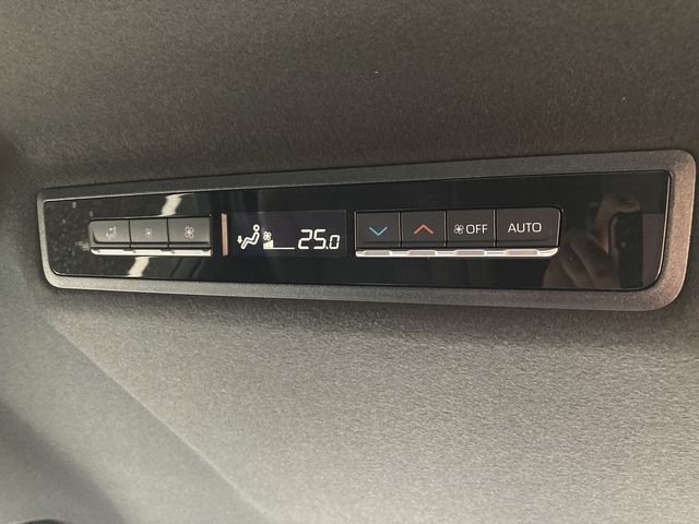 TOYOTA NOAH HYBRID 4WD 2025