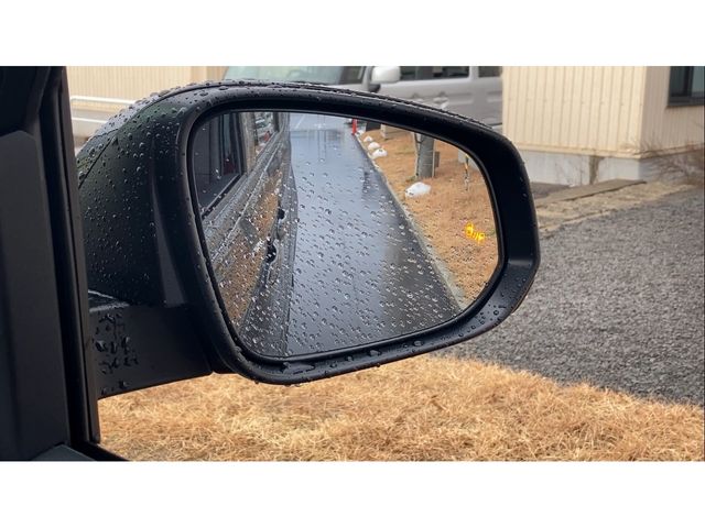 TOYOTA NOAH HYBRID 4WD 2025