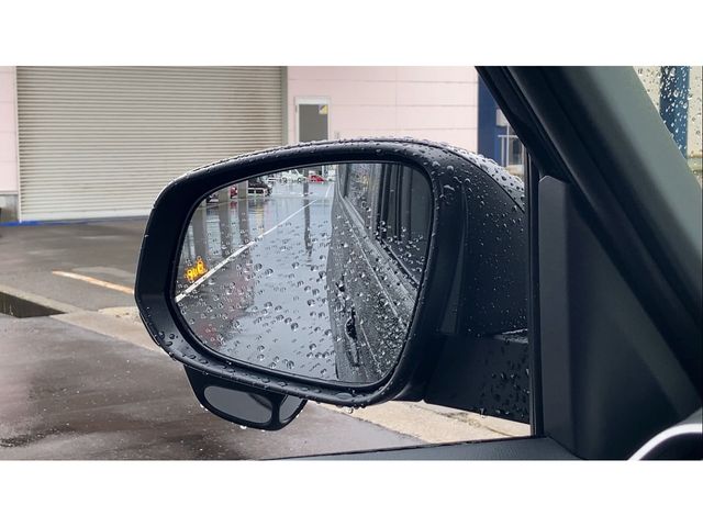 TOYOTA NOAH HYBRID 4WD 2025