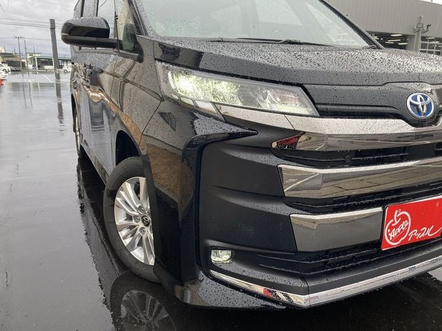 TOYOTA NOAH HYBRID 4WD 2025