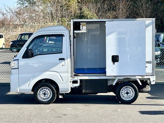 DAIHATSU HIJET truck 4WD 2022