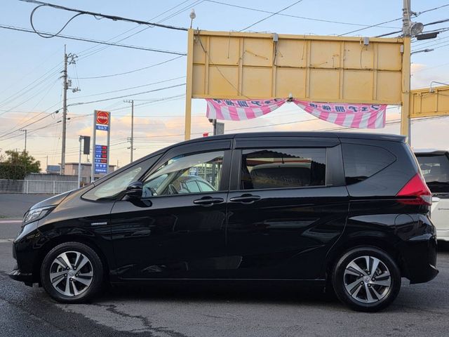 HONDA FREED HYBRID 2023