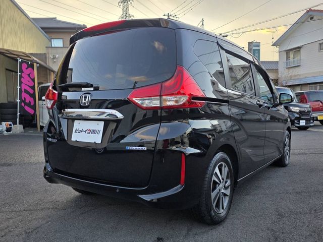 HONDA FREED HYBRID 2023