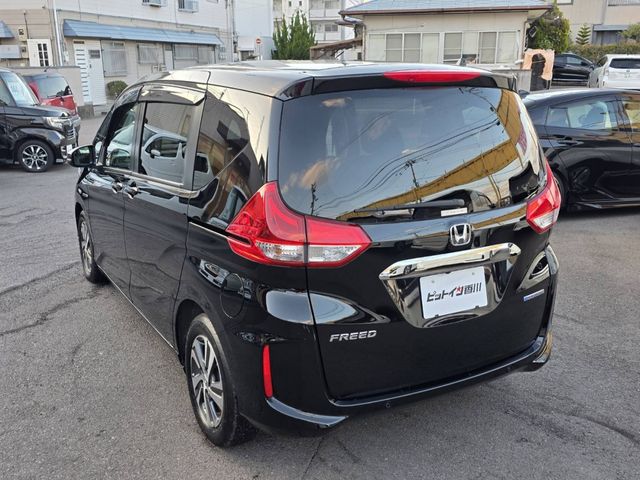 HONDA FREED HYBRID 2023