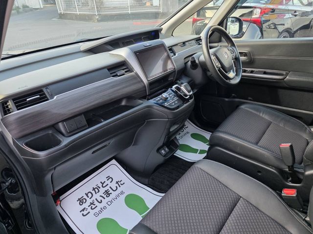 HONDA FREED HYBRID 2023