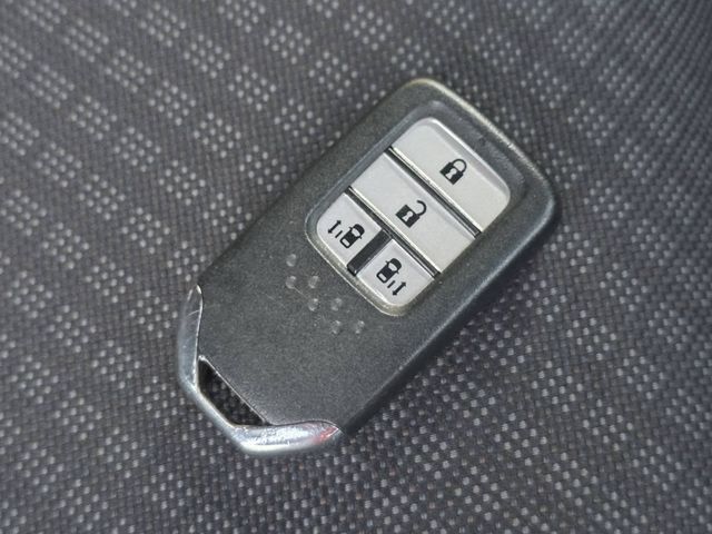 HONDA FREED HYBRID 2023