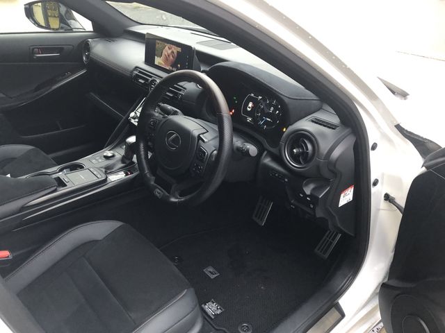 TOYOTA LEXUS IS500 2023