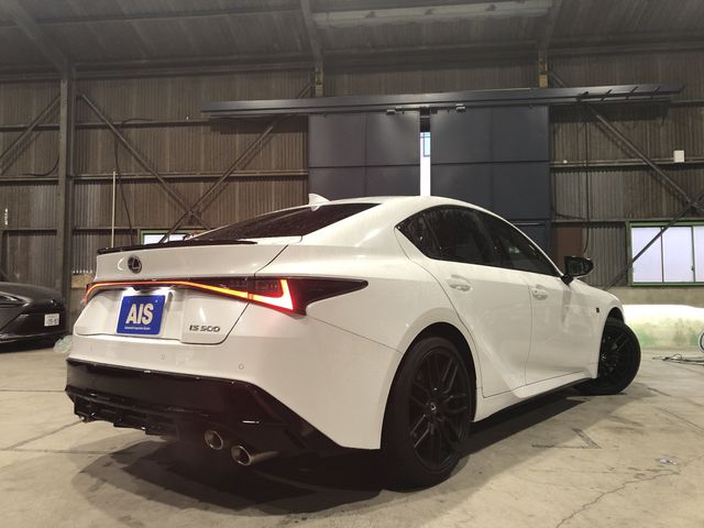 TOYOTA LEXUS IS500 2023