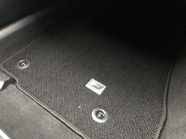 TOYOTA LEXUS IS500 2023