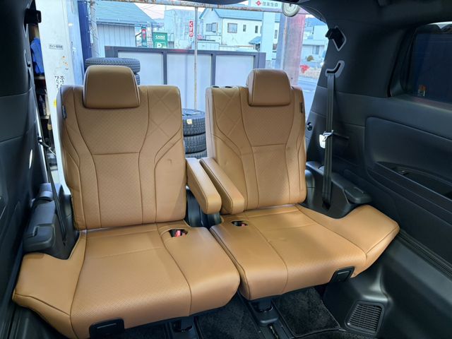 TOYOTA VELLFIRE 4WD 2024