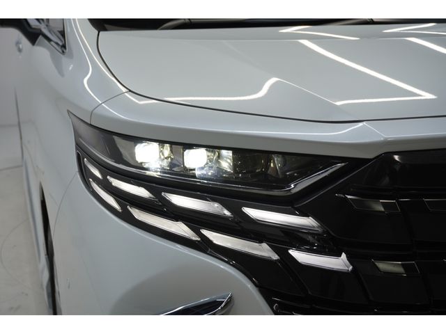 TOYOTA ALPHARD hybrid 2025