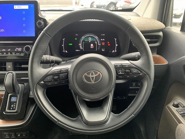 TOYOTA SIENTA HYBRID 2023