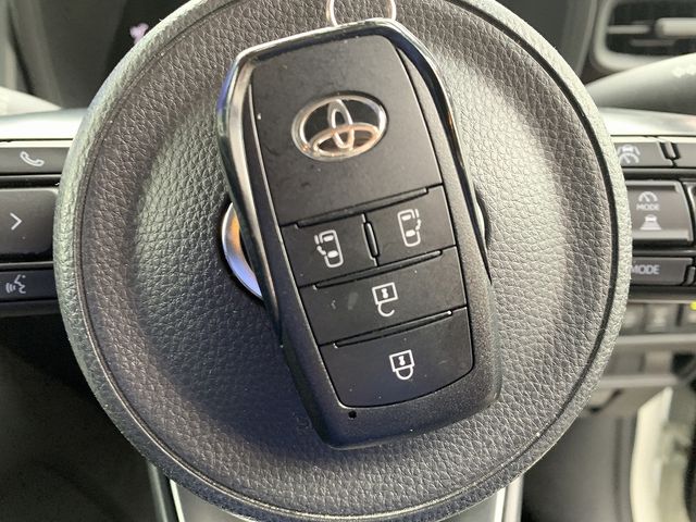 TOYOTA SIENTA HYBRID 2023