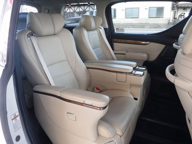 TOYOTA ALPHARD 4WD 2016