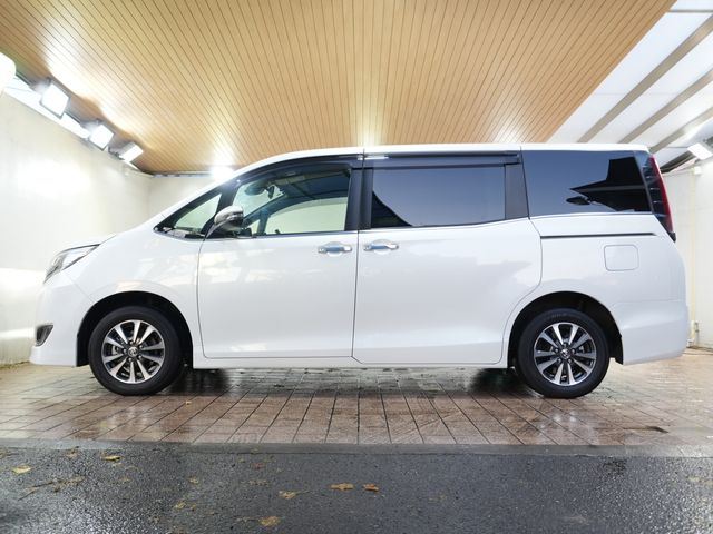 TOYOTA ESQUIRE HYBRID 2020