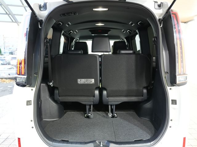 TOYOTA ESQUIRE HYBRID 2020