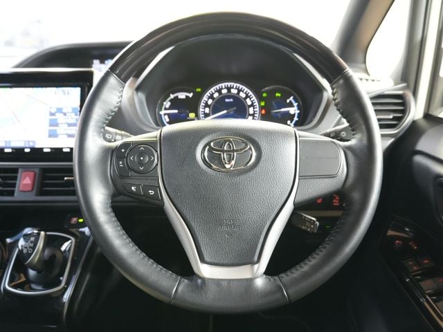 TOYOTA ESQUIRE HYBRID 2020