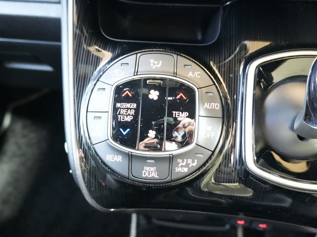 TOYOTA ESQUIRE HYBRID 2020