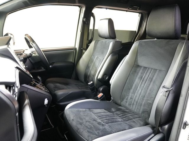 TOYOTA ESQUIRE HYBRID 2020