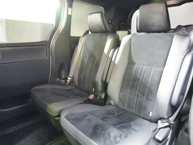 TOYOTA ESQUIRE HYBRID 2020