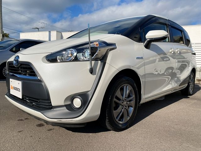 TOYOTA SIENTA HYBRID 2015