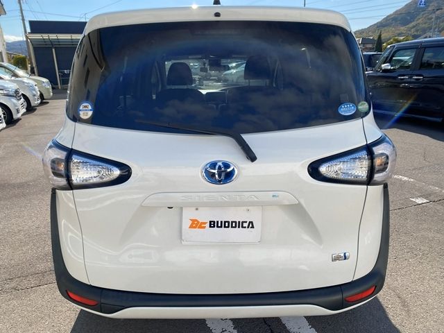 TOYOTA SIENTA HYBRID 2015