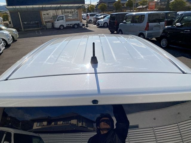 TOYOTA SIENTA HYBRID 2015