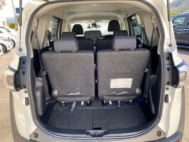 TOYOTA SIENTA HYBRID 2015