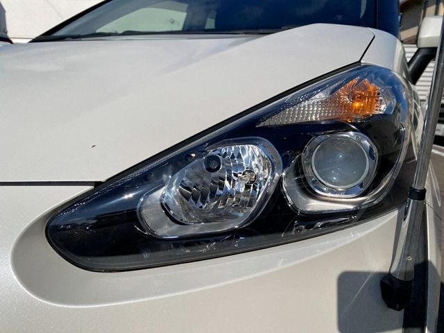 TOYOTA SIENTA HYBRID 2015