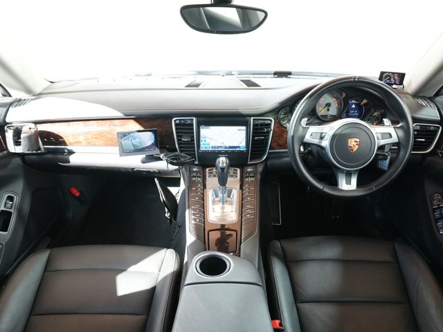 PORSCHE PORSCHE PANAMERA 2015