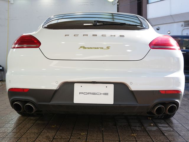 PORSCHE PORSCHE PANAMERA 2015