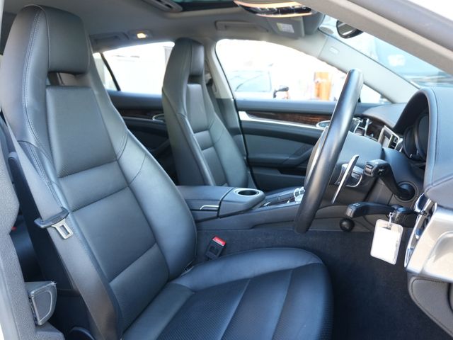 PORSCHE PORSCHE PANAMERA 2015