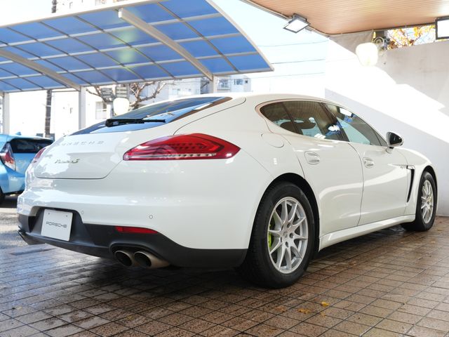 PORSCHE PORSCHE PANAMERA 2015