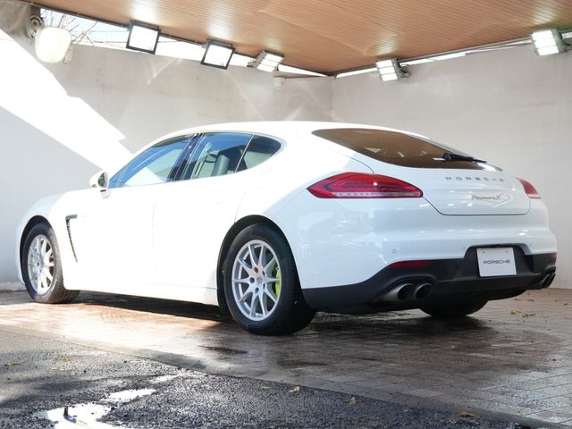 PORSCHE PORSCHE PANAMERA 2015