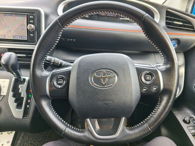 TOYOTA SIENTA HYBRID 2017