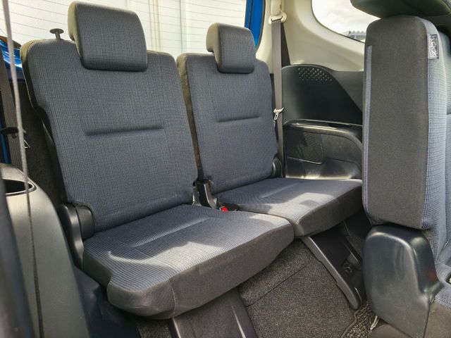 TOYOTA SIENTA HYBRID 2017