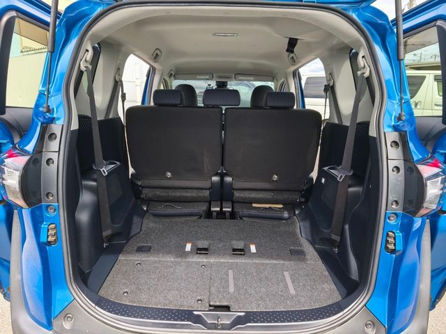 TOYOTA SIENTA HYBRID 2017