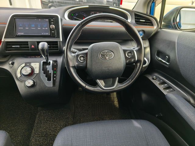 TOYOTA SIENTA HYBRID 2017