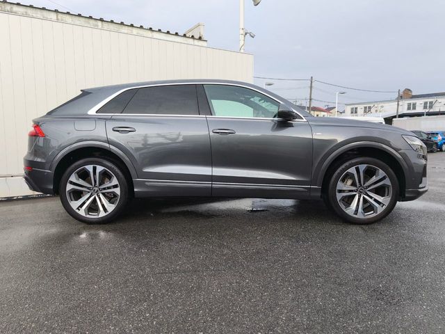 AUDI AUDI Q8 2023