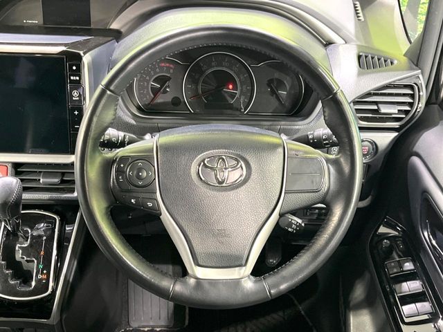 TOYOTA VOXY 2020