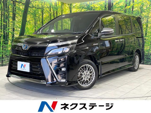 TOYOTA VOXY HYBRID 2019