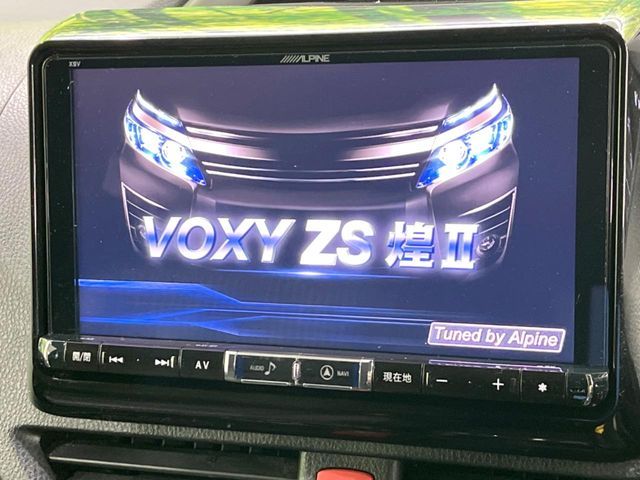 TOYOTA VOXY HYBRID 2019