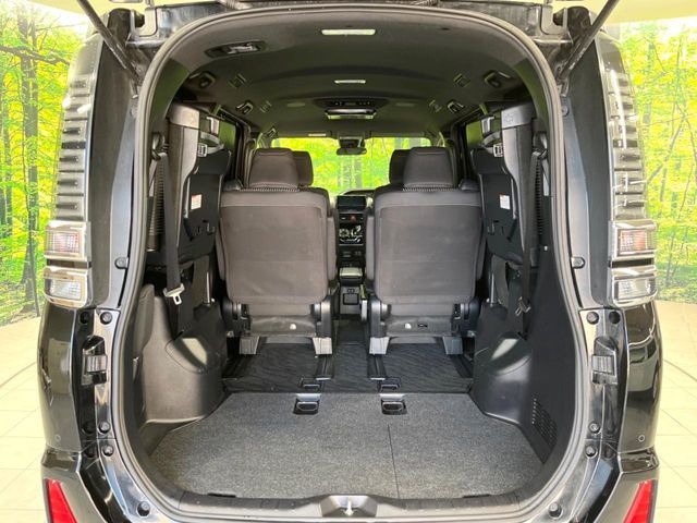 TOYOTA VOXY HYBRID 2019